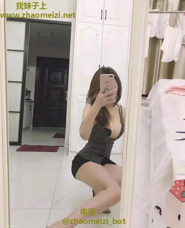 滨江美胸少妇