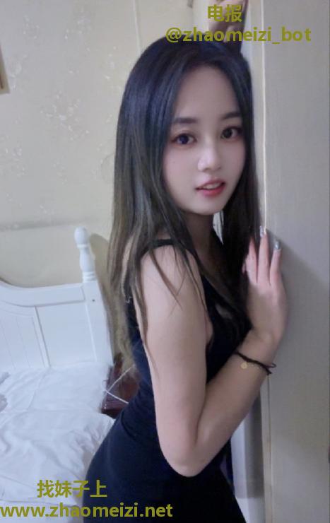 舌吻小骚妇