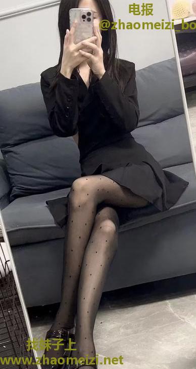 性感制服兔兔妹子