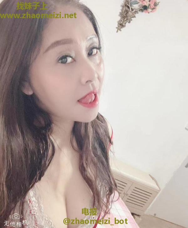 红唇熟女口爆女王