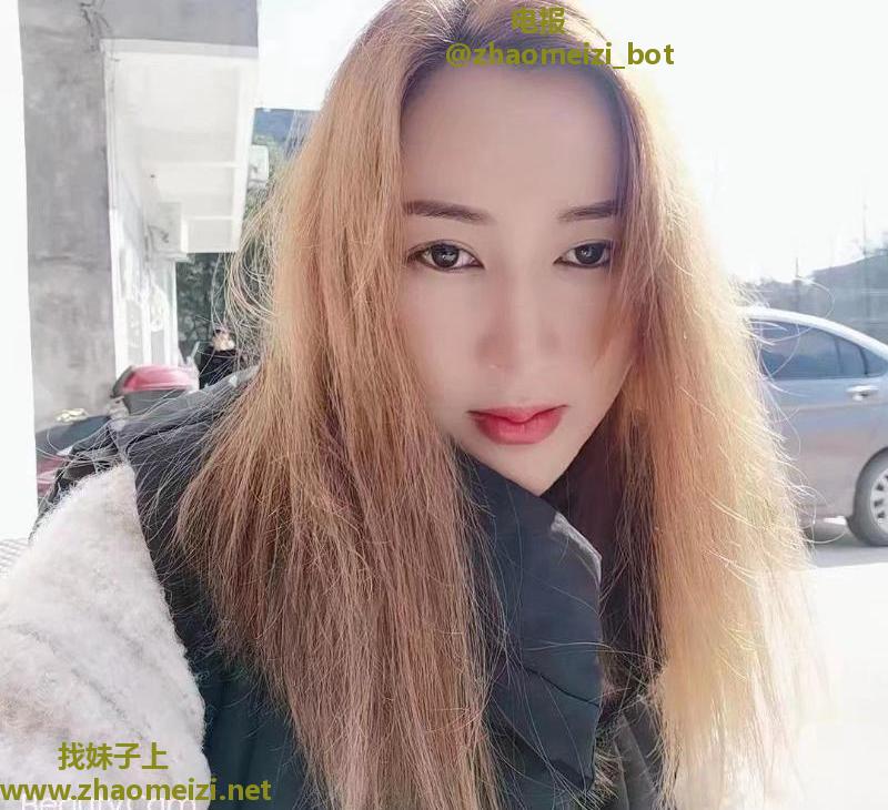 风骚轻熟大胸妹子