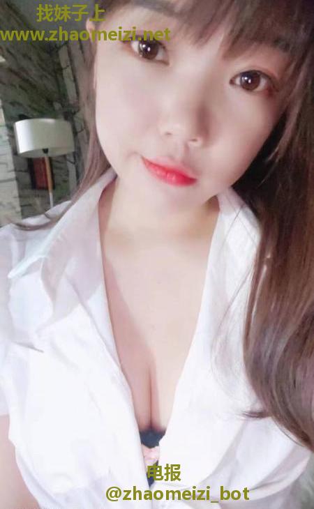 甜美可爱小美女