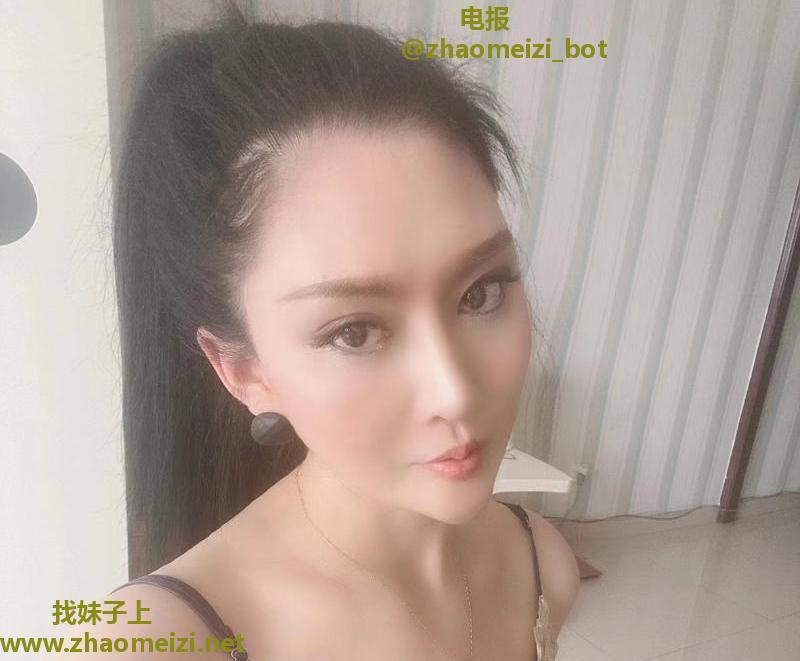 东北大奶轻熟女