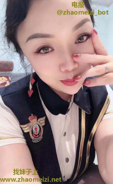 风骚大奶制服控少妇