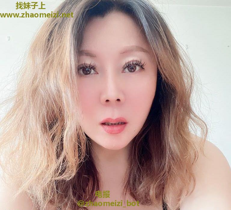 气质熟女身材好