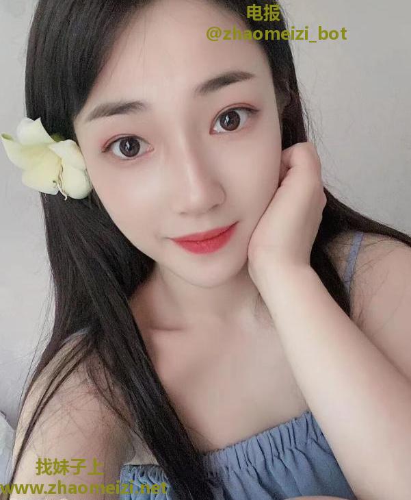 清纯可爱小美女