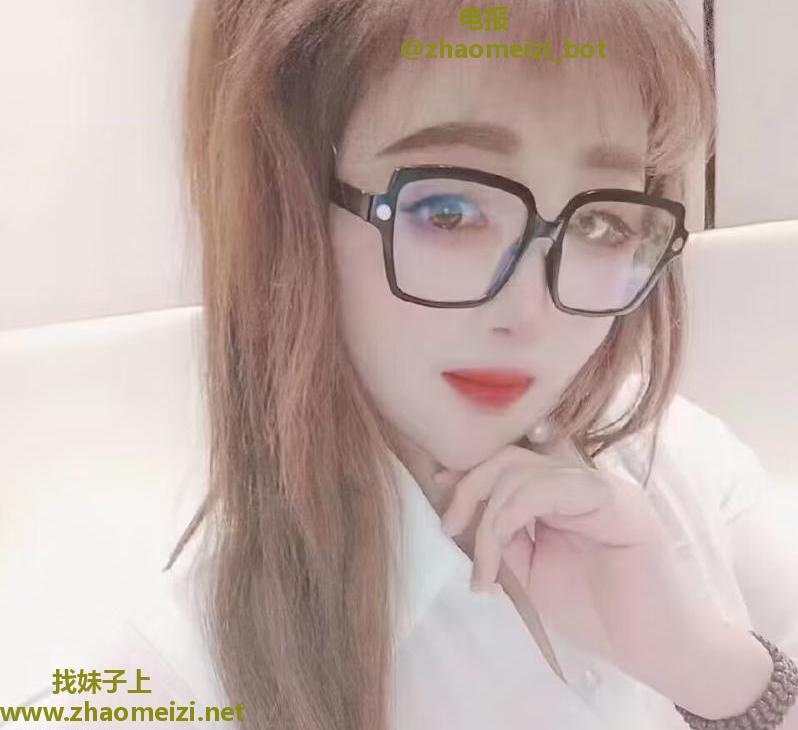 大啵骚妹子