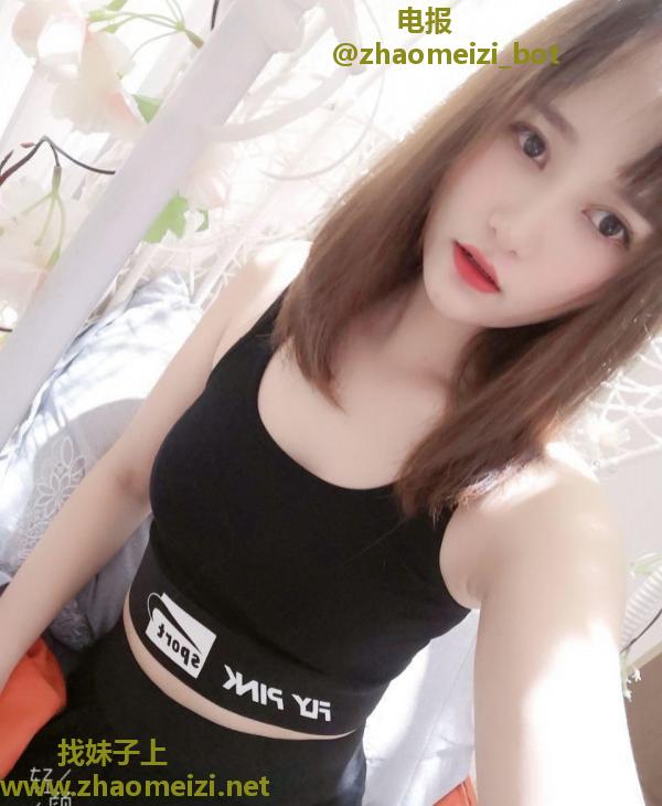 卡子门复地小美女