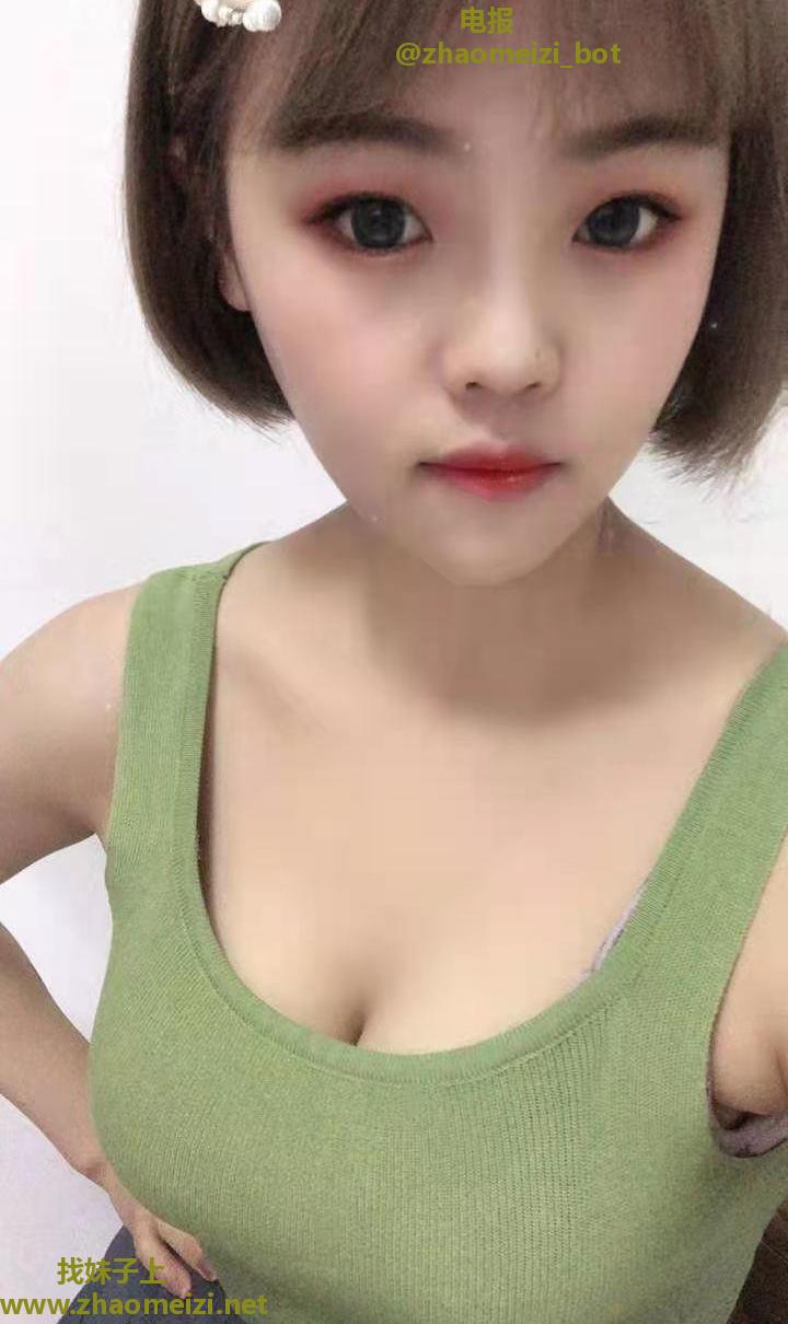 童颜巨乳妹儿20出头