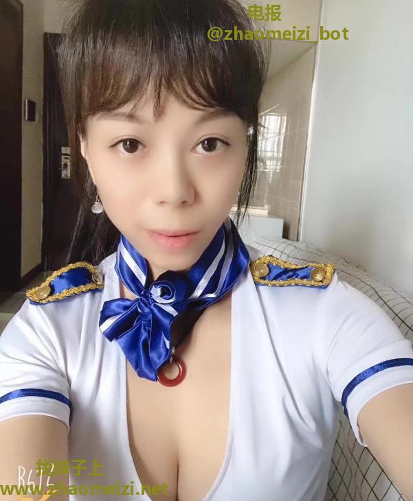 爱打羽毛球熟女燕子