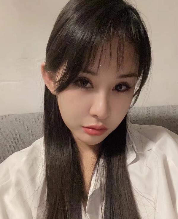 身材好颜值高妹子