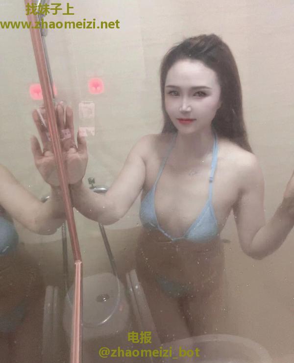 白嫩少妇泡泡