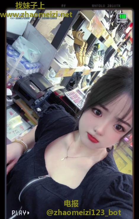 鞋店兼职小姐姐