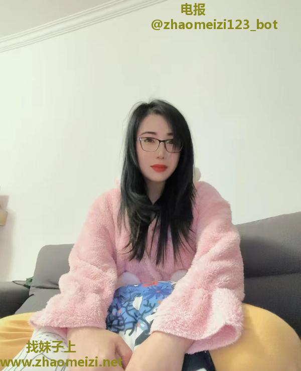 宝通寺眼镜少妇米儿