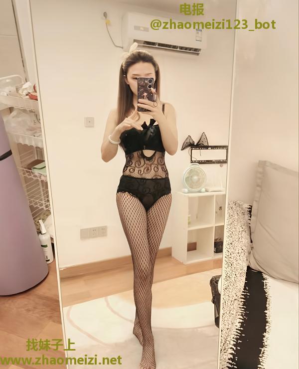 河东粉乳骚妹子