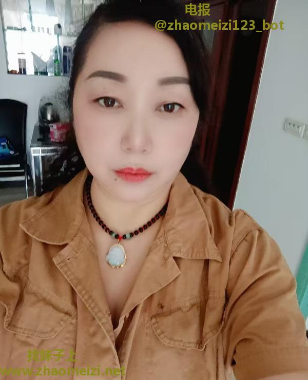 大胸少妇