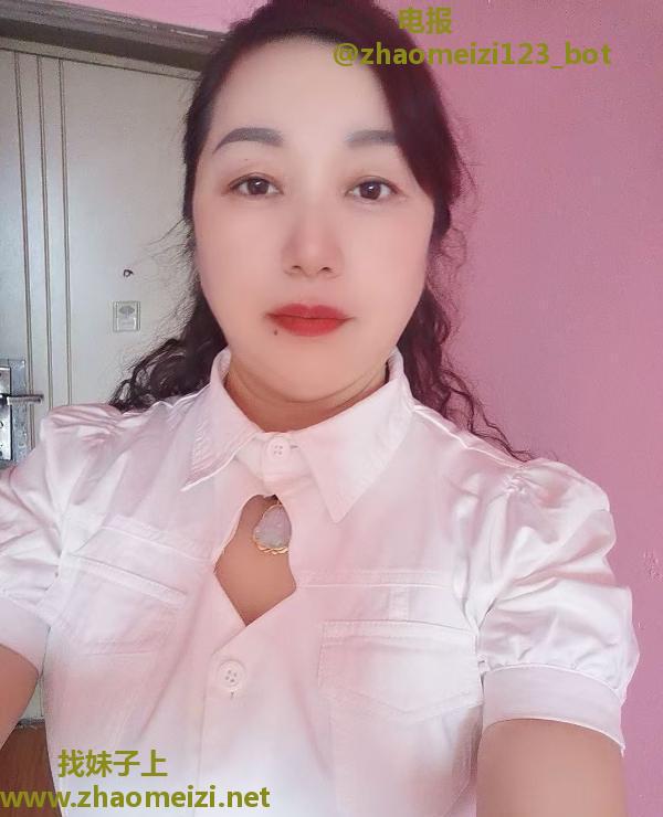 大胸少妇