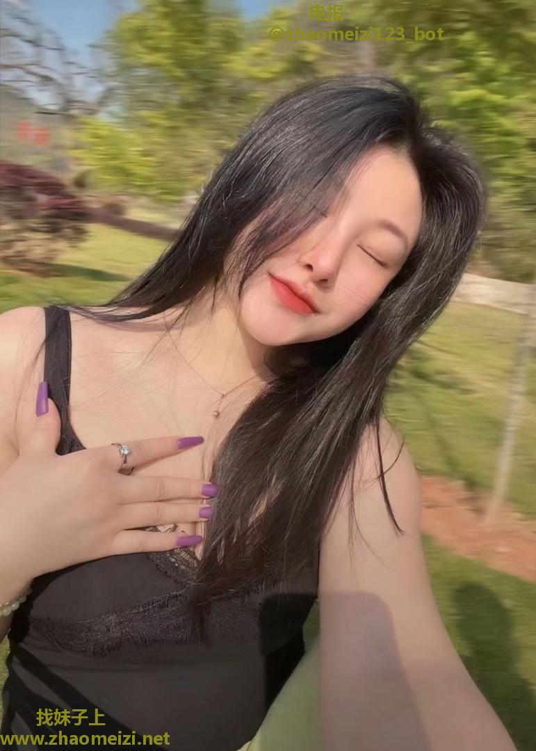 千一E奶美女