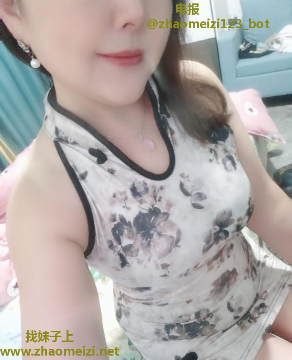 湖塘温柔活好少妇
