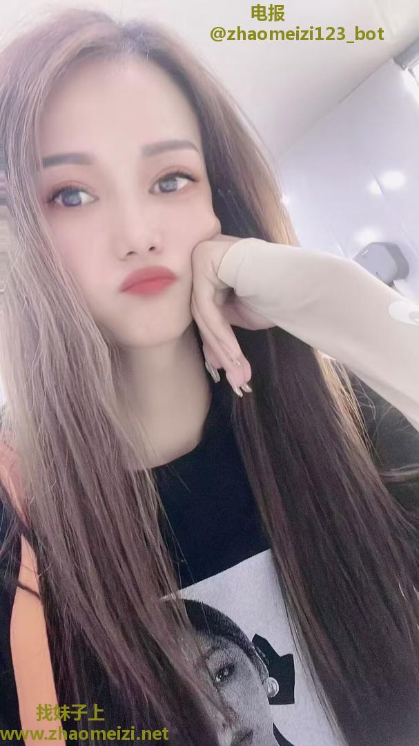 兼职清纯动人小嫩妹