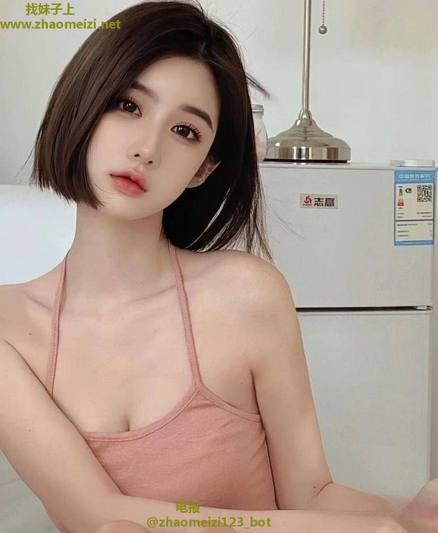 前凸后翘性感熟女