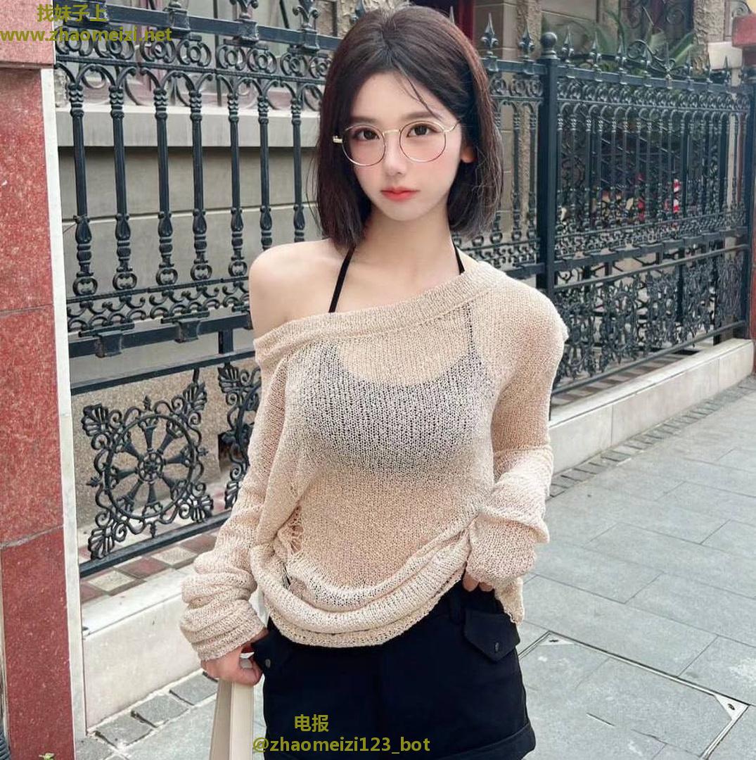 前凸后翘性感熟女