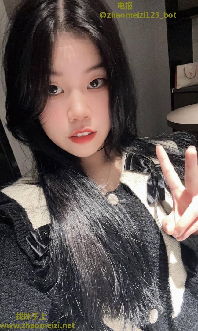 极品性感白皙大学妹