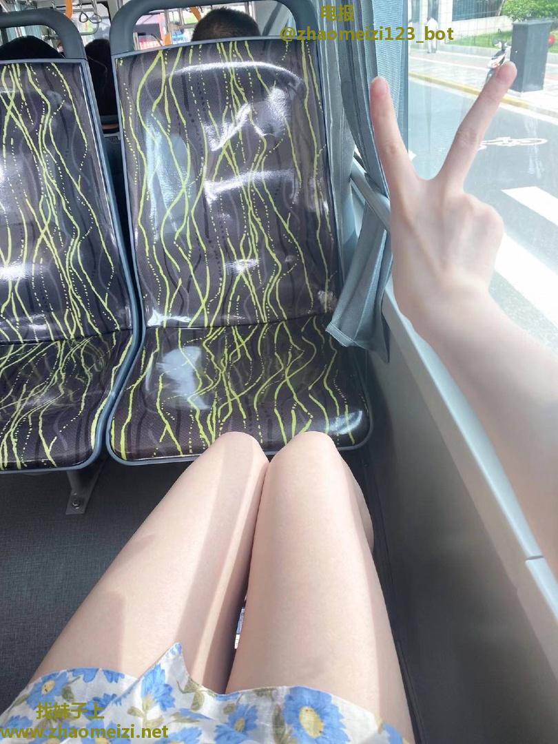 性感花边裙清纯反差妹妹
