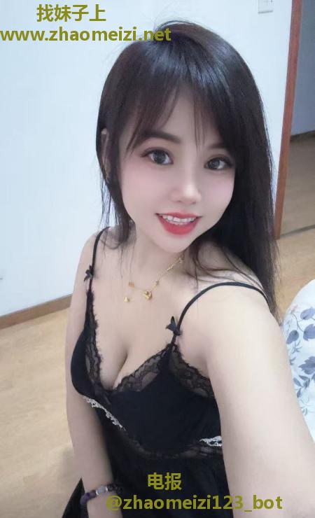 包河黑丝美乳少妇