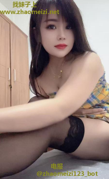 包河黑丝美乳少妇