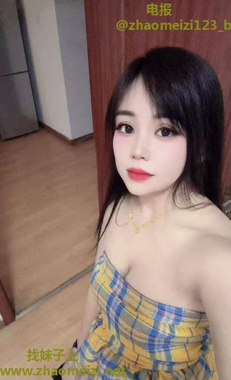包河黑丝美乳少妇