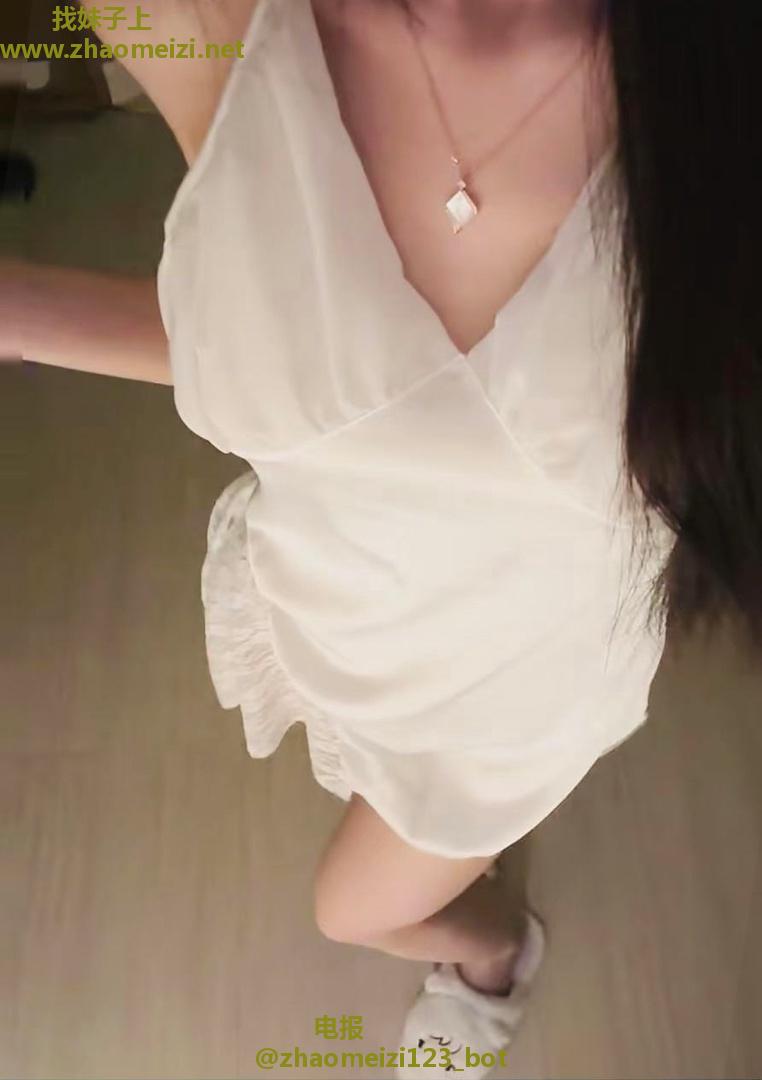 安庆绿地白嫩小妹