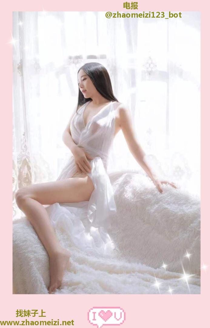 肤白貌美小姐姐