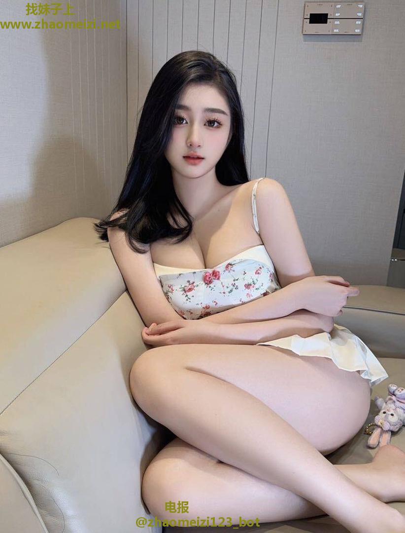 模特身材凸出奶子超大号
