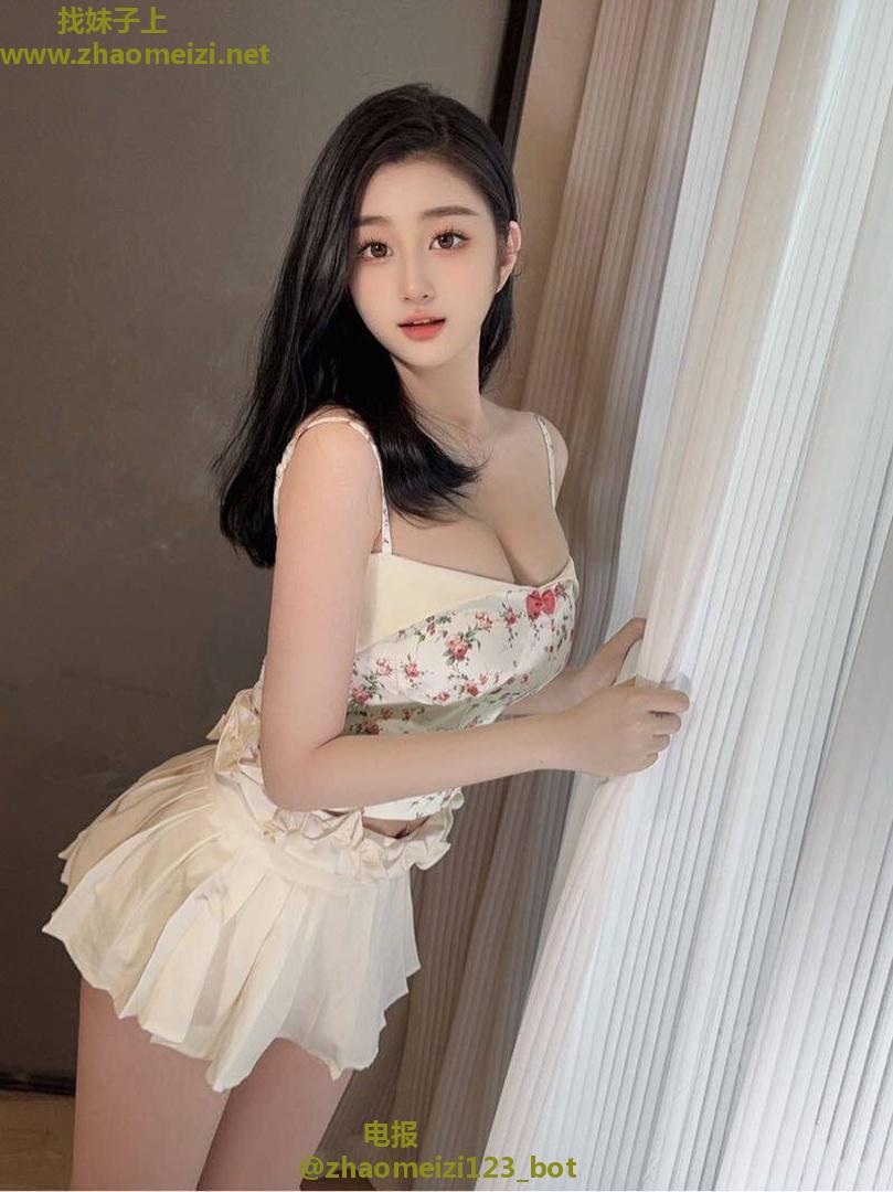模特身材凸出奶子超大号