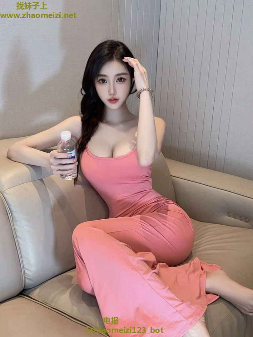 精致小嫩妹逼真紧多汁