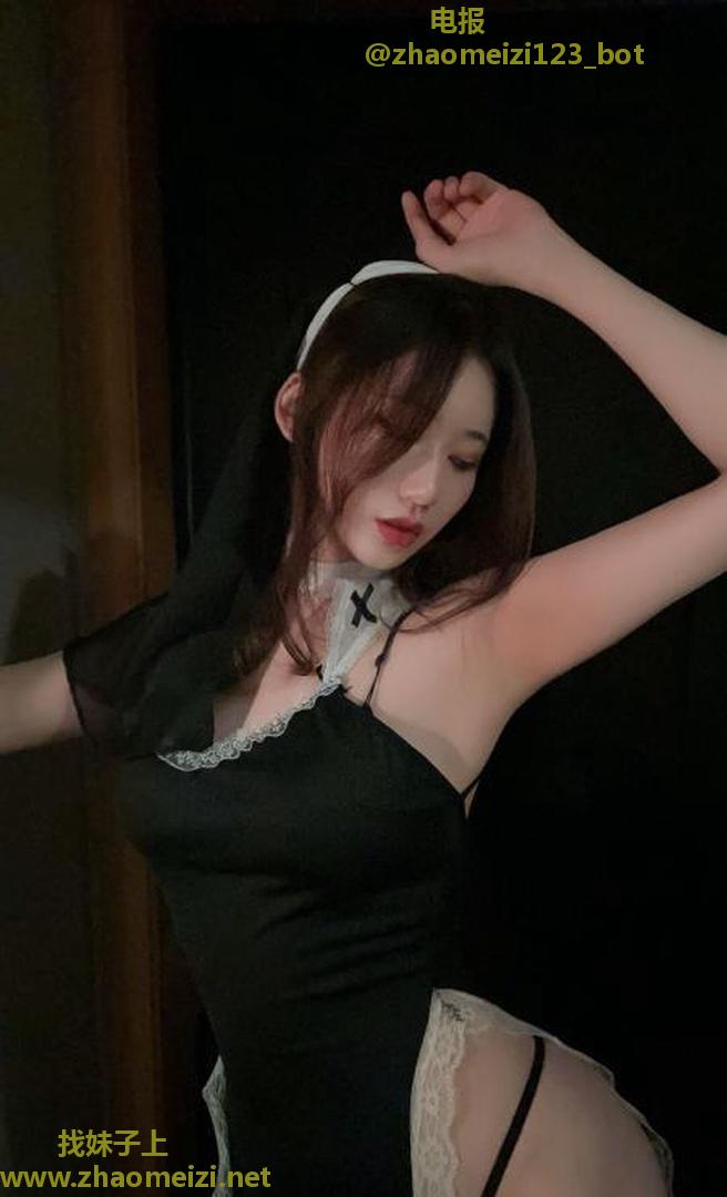性感三粉嫩妹水多会夹