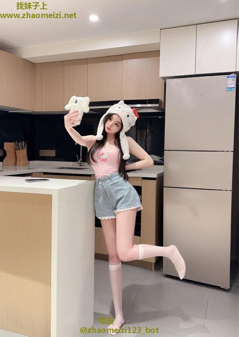 骚货丰满小妹 年纪不大
