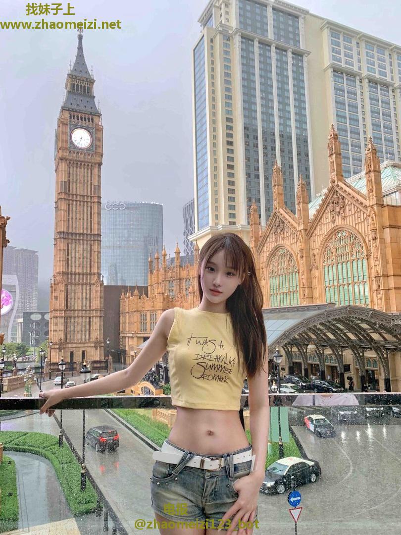 小奶妹 鲍鱼粉嫩小穴紧