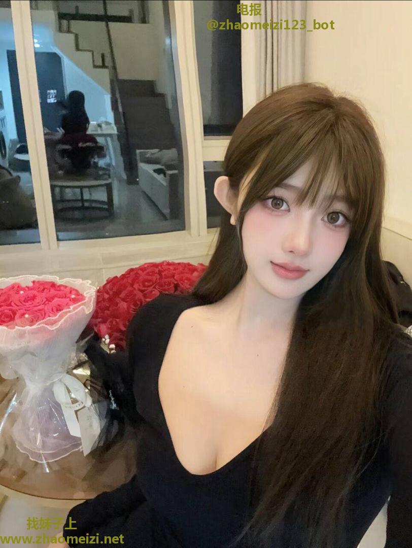 南开性感白嫩巨乳嫩穴姐姐