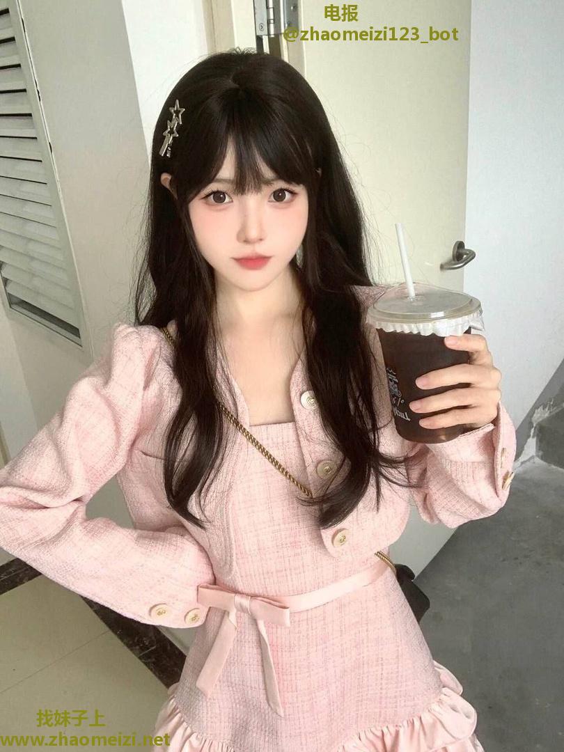 小巧精致可爱反差喷水妹妹
