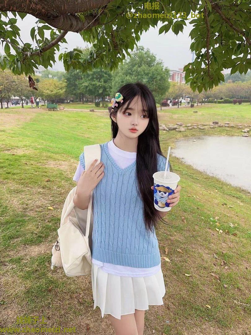 微胖大奶妹小穴紧水多