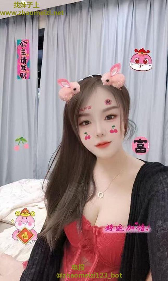 纯欲骚货，粉嫩小穴水直流
