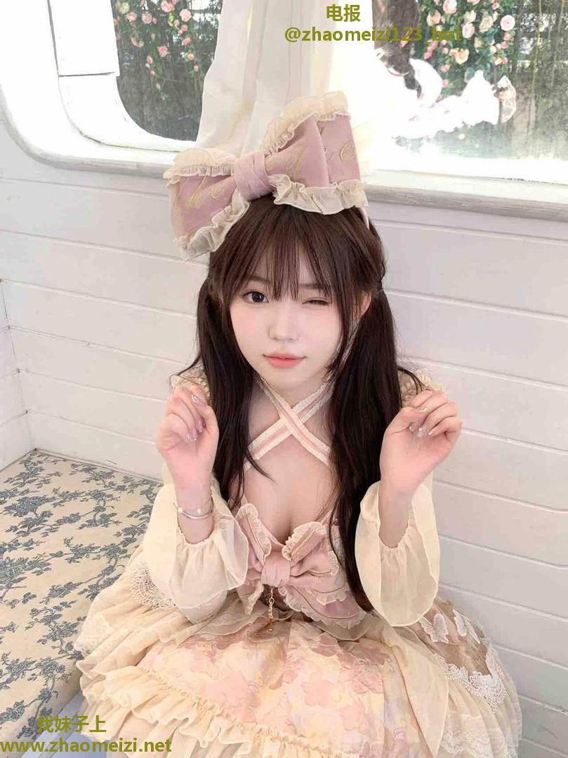 温柔敏感初恋女友