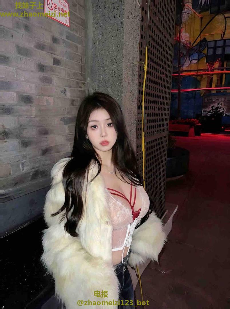身材高挑敏感巨乳姐姐