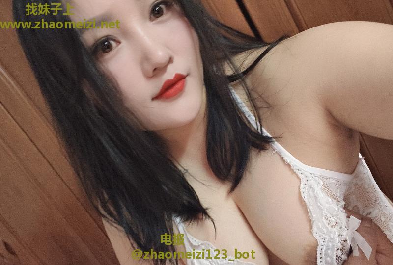 巨臀泄气重庆妹