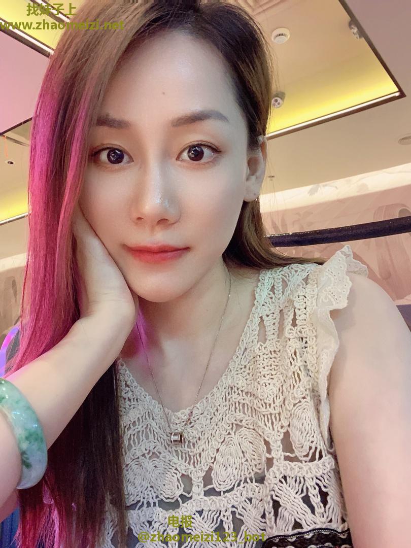 肤白貌美大长腿