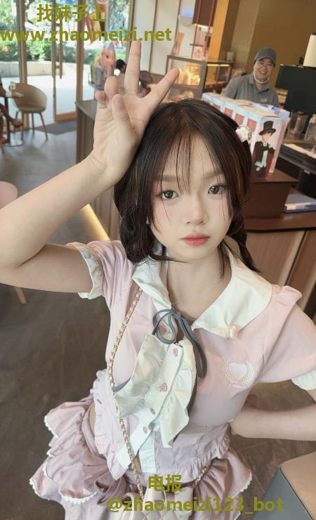 刚入行嫩妹豆豆