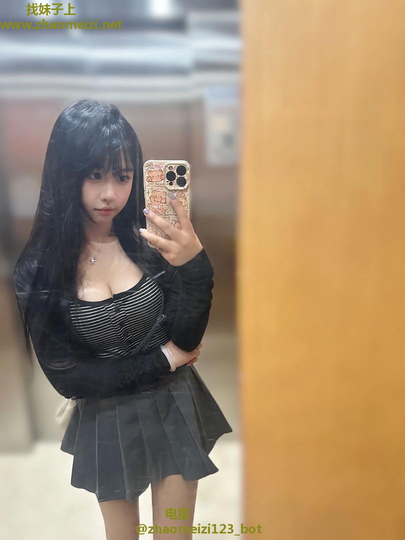 丰满性感娇萌妹妹三点粉嫩