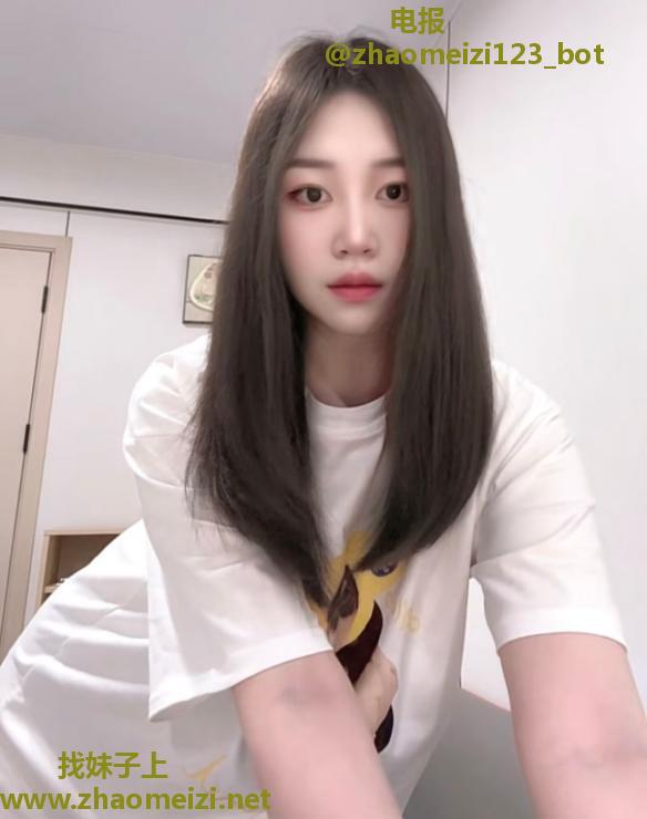 大长腿美少女